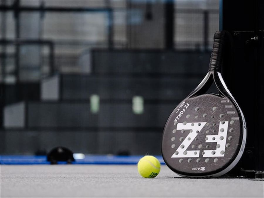 4 grunde til hvorfor du bør bruge et padelbat